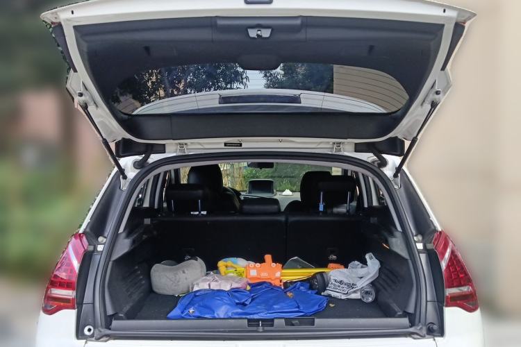 Used Peugeot 3008 2013 2.0L Automatic Classic Edition Trunk
