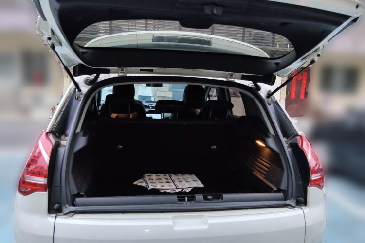 Used Peugeot 3008 2013 2.0L Automatic Trend Edition Trunk