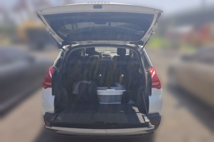Used Peugeot 3008 2013 2.0L Automatic Trend Edition Trunk