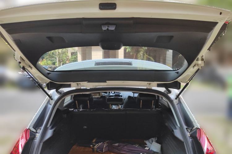 Used Peugeot 3008 2013 2.0L Automatic Trend Edition Trunk