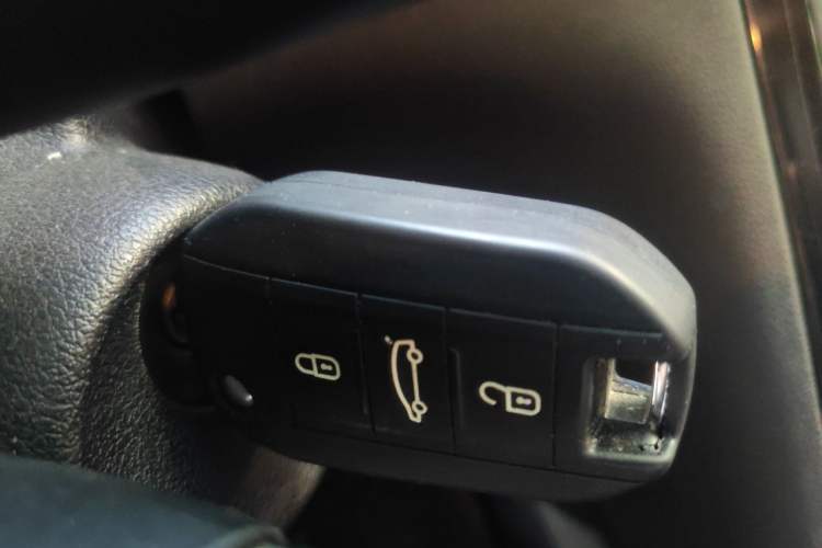 Used Peugeot 3008 2013 1.6THP Automatic Prestige Edition Vehicle Key
