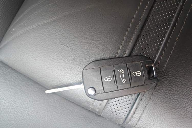Used Peugeot 3008 2013 1.6THP Automatic Prestige Edition Vehicle Key