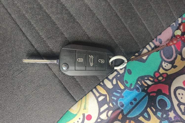 Used Peugeot 3008 2013 2.0L Automatic Classic Edition Vehicle Key