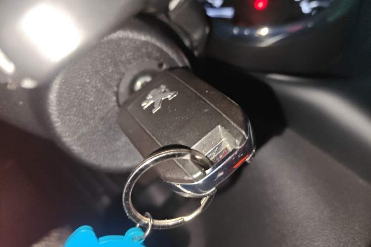 Used Peugeot 3008 2013 1.6THP Automatic Trend Edition Vehicle Key