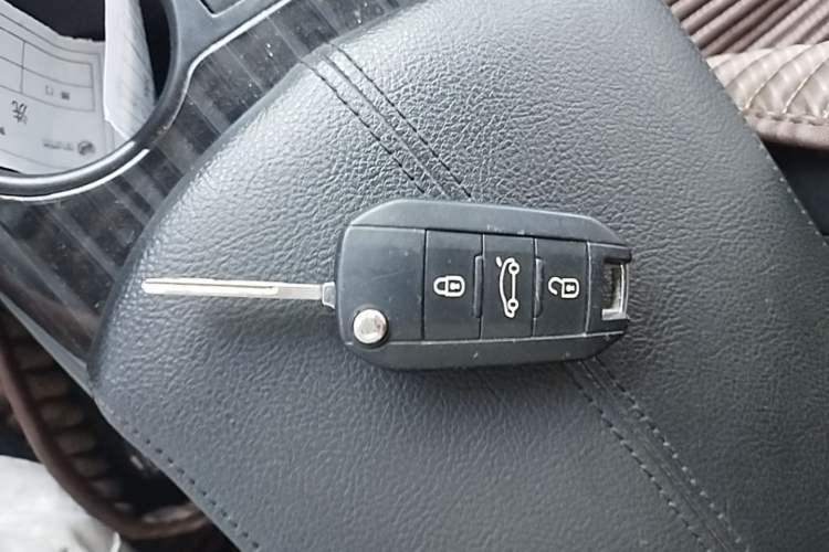 Used Peugeot 3008 2013 2.0L Automatic Trend Edition Vehicle Key