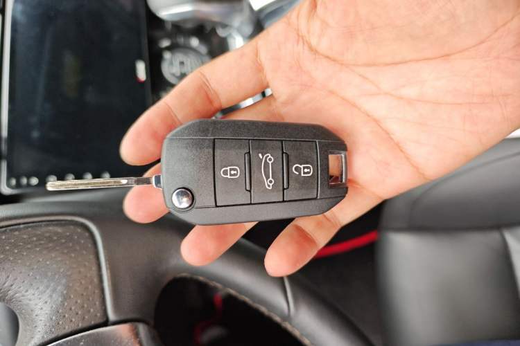 Used Peugeot 3008 2013 1.6THP Automatic Trend Edition Vehicle Key