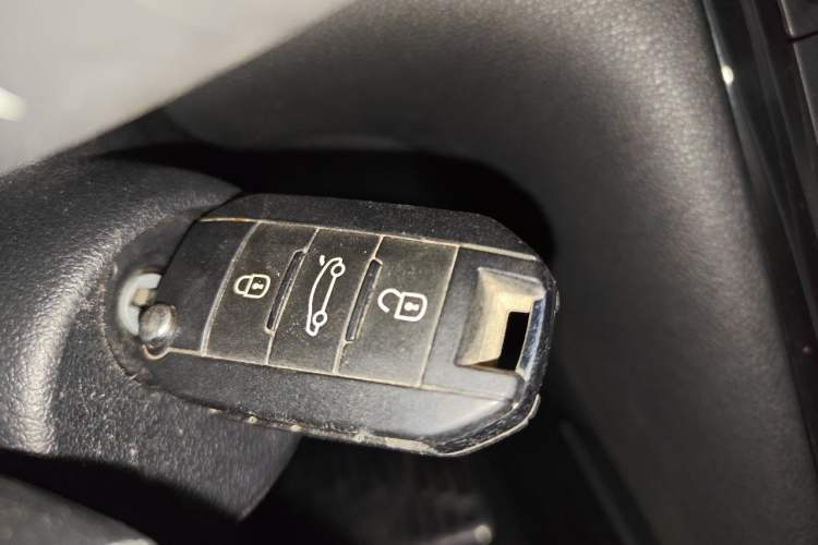 Used Peugeot 3008 2013 1.6THP Automatic Prestige Edition Vehicle Key