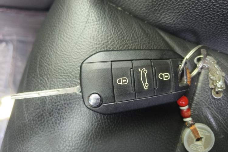 Used Peugeot 3008 2013 2.0L Automatic Trend Edition Vehicle Key