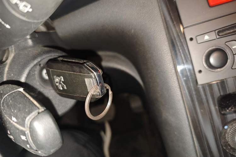 Used Peugeot 3008 2013 2.0L Automatic Trend Edition Vehicle Key
