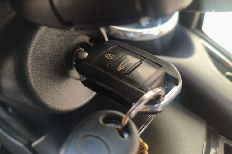 Used Peugeot 3008 2013 1.6THP Automatic Prestige Edition Vehicle Key
