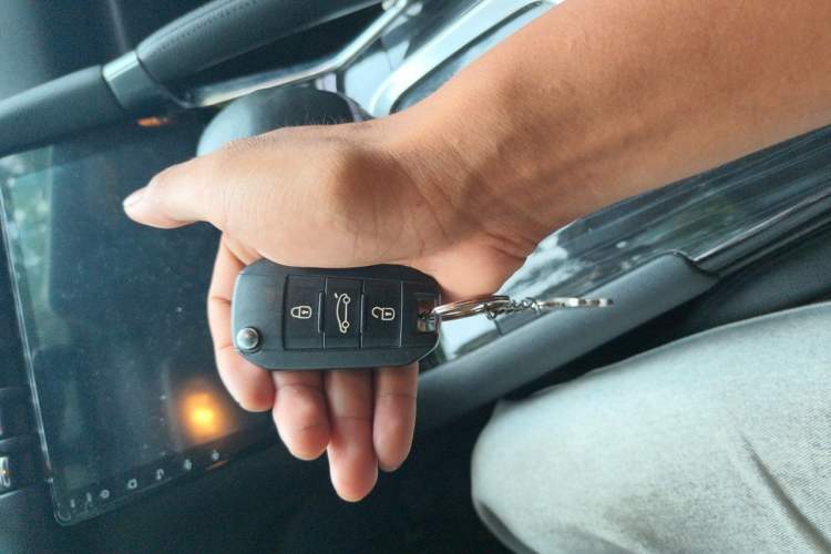 Used Peugeot 3008 2013 1.6THP Automatic Prestige Edition Vehicle Key