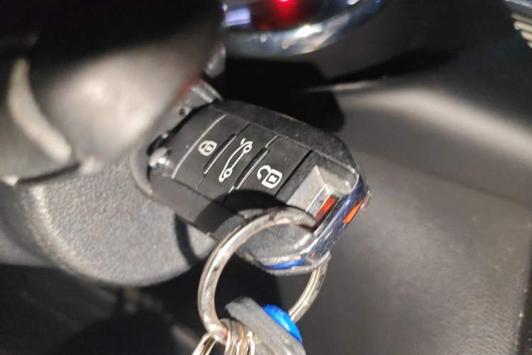 Used Peugeot 3008 2013 2.0L Automatic Trend Edition Vehicle Key