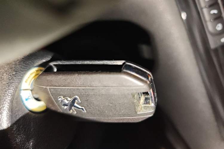 Used Peugeot 3008 2013 2.0L Automatic Trend Edition Vehicle Key