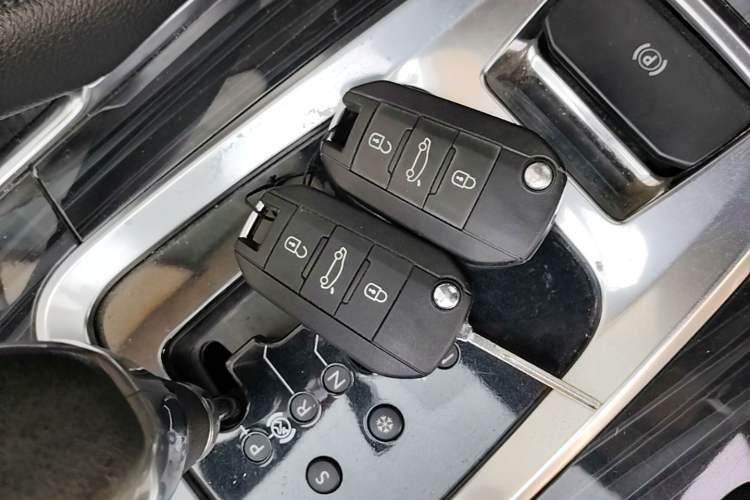 Used Peugeot 3008 2013 1.6THP Automatic Trend Edition Vehicle Key