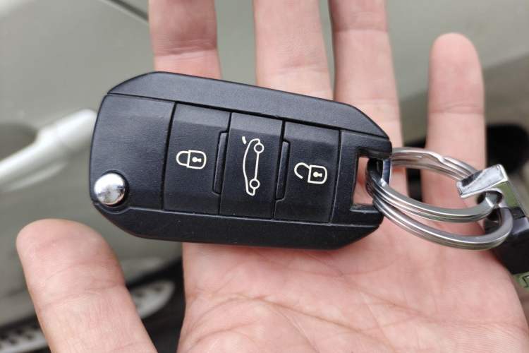 Used Peugeot 3008 2013 1.6THP Automatic Prestige Edition Vehicle Key