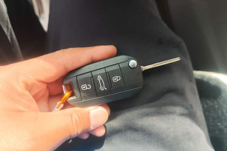 Used Peugeot 3008 2013 2.0L Automatic Classic Edition Vehicle Key