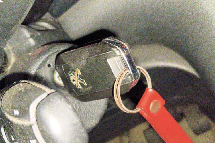 Used Peugeot 3008 2013 2.0L Manual Trend Edition Vehicle Key