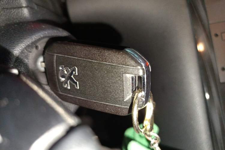 Used Peugeot 3008 2013 1.6THP Automatic Trend Edition Vehicle Key
