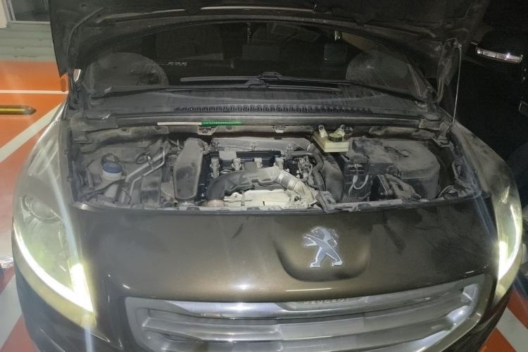 Used Peugeot 3008 2013 1.6THP Automatic Prestige Edition Engine Bay