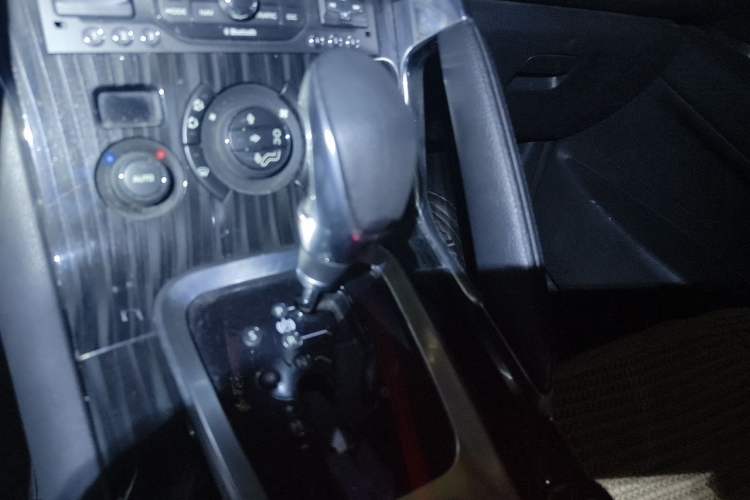 Used Peugeot 3008 2013 1.6THP Automatic Prestige Edition Gear Lever