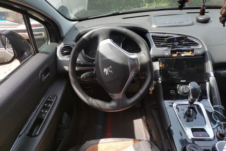Used Peugeot 3008 2013 2.0L Automatic Trend Edition Steering Wheel