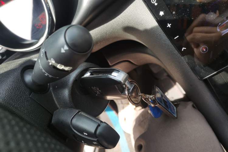 Used Peugeot 3008 2013 2.0L Automatic Trend Edition Vehicle Key