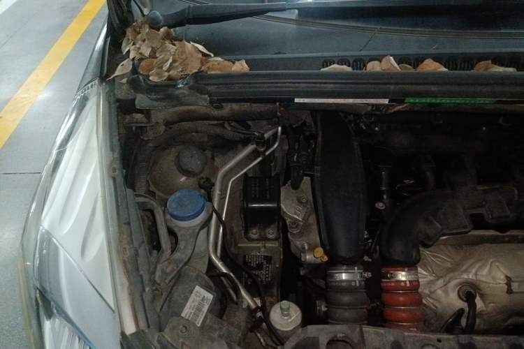 Used Peugeot 3008 2014 1.6THP Automatic Enjoyment Edition Engine Bay Right