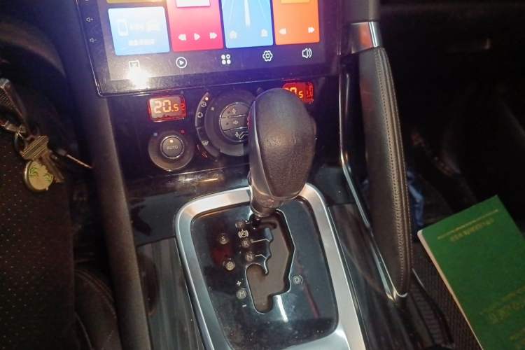 Used Peugeot 3008 2014 1.6THP Automatic Enjoyment Edition Gear Lever
