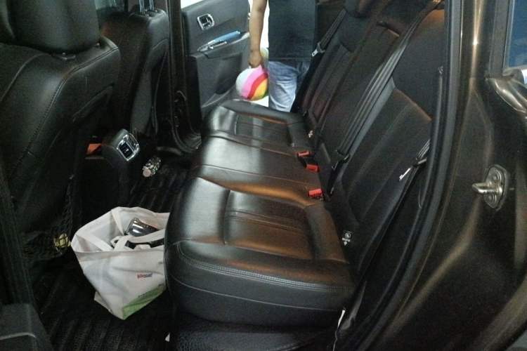 Used Peugeot 3008 2014 1.6THP Automatic Enjoyment Edition Left Rear Seat