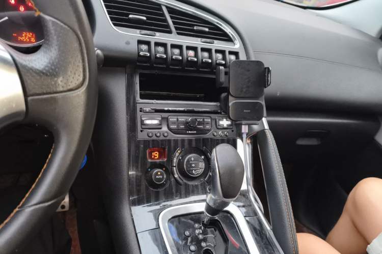 Used Peugeot 3008 2014 1.6THP Roland Garros Edition Audio And AC Panel