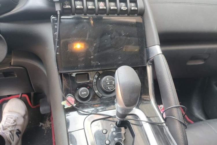 Used Peugeot 3008 2014 1.6THP Roland Garros Edition Audio And AC Panel