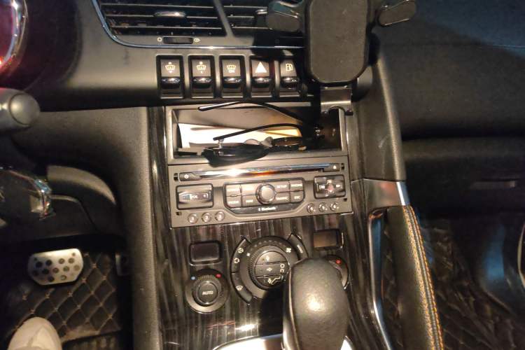 Used Peugeot 3008 2014 1.6THP Roland Garros Edition Audio And AC Panel
