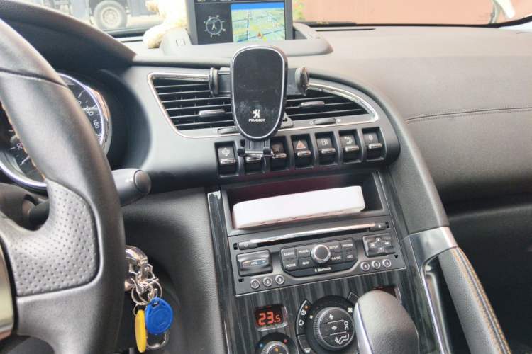 Used Peugeot 3008 2014 1.6THP Roland Garros Edition Audio And AC Panel