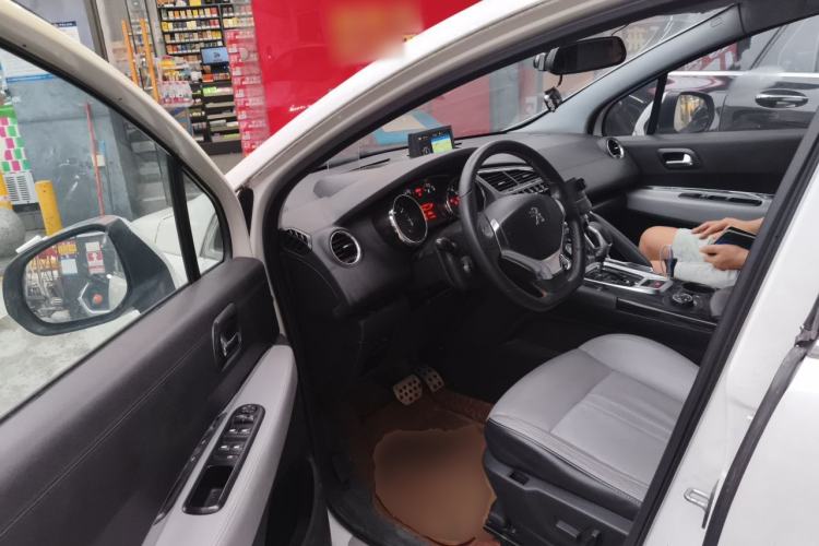 Used Peugeot 3008 2014 1.6THP Roland Garros Edition Driver Seat