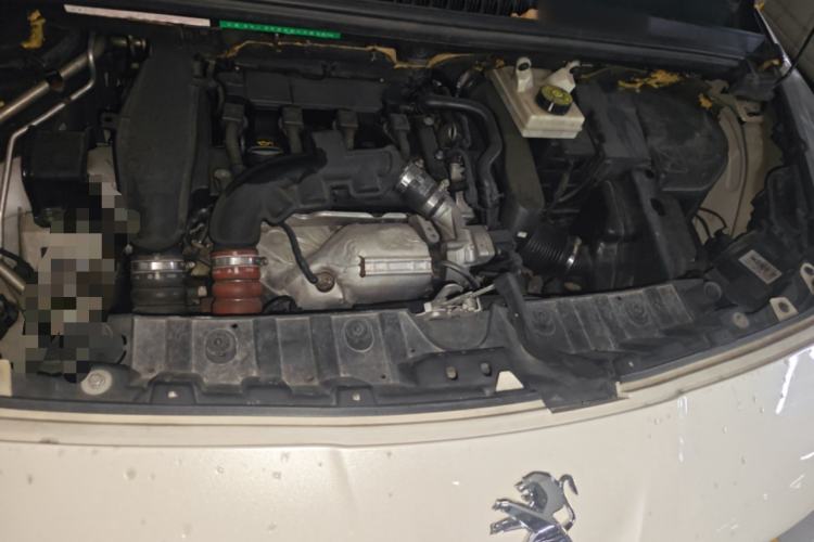 Used Peugeot 3008 2014 1.6THP Roland Garros Edition Engine Bay