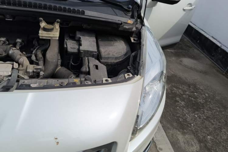 Used Peugeot 3008 2014 1.6THP Roland Garros Edition Engine Bay Left