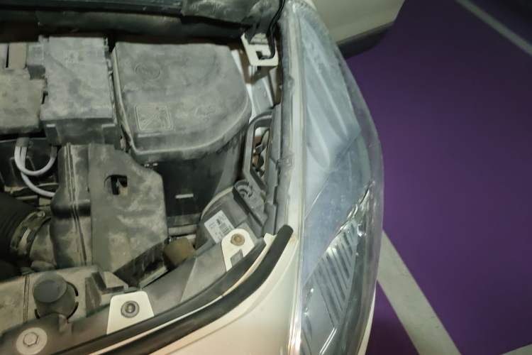 Used Peugeot 3008 2014 1.6THP Roland Garros Edition Engine Bay Left