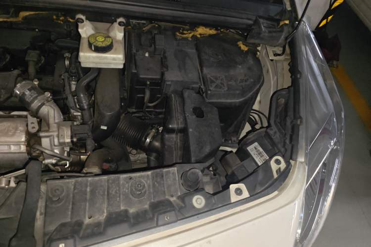 Used Peugeot 3008 2014 1.6THP Roland Garros Edition Engine Bay Left