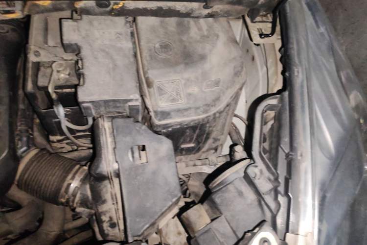 Used Peugeot 3008 2014 1.6THP Roland Garros Edition Engine Bay Left