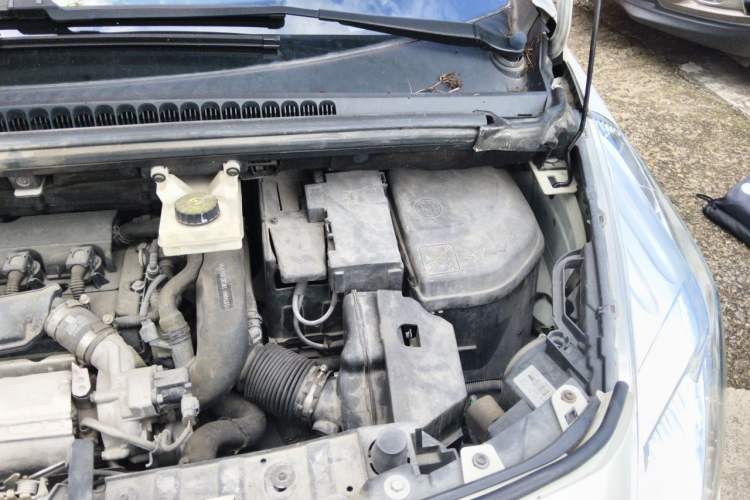 Used Peugeot 3008 2014 1.6THP Roland Garros Edition Engine Bay Left