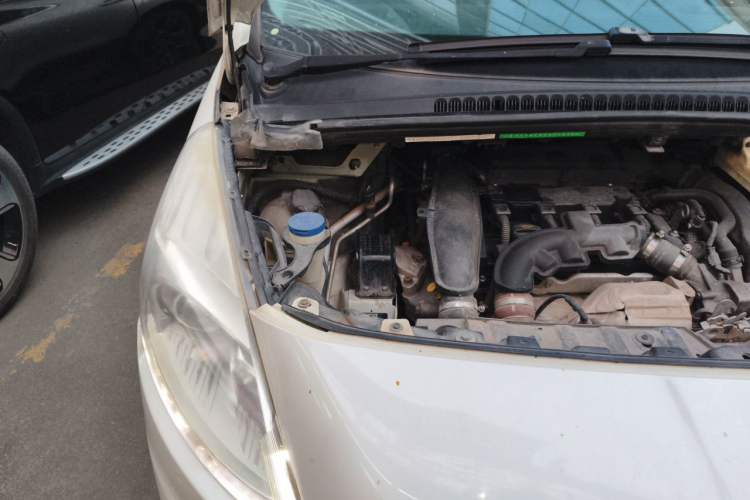 Used Peugeot 3008 2014 1.6THP Roland Garros Edition Engine Bay Right