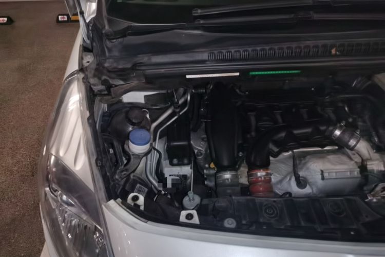 Used Peugeot 3008 2014 1.6THP Automatic Enjoyment Edition Engine Bay Right