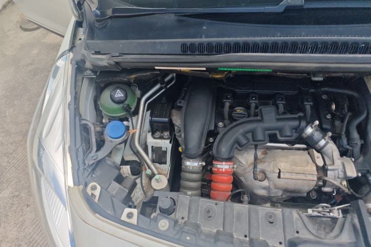 Used Peugeot 3008 2014 1.6THP Automatic Enjoyment Edition Engine Bay Right