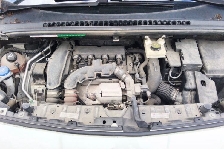 Used Peugeot 3008 2014 1.6THP Roland Garros Edition Engine Bay