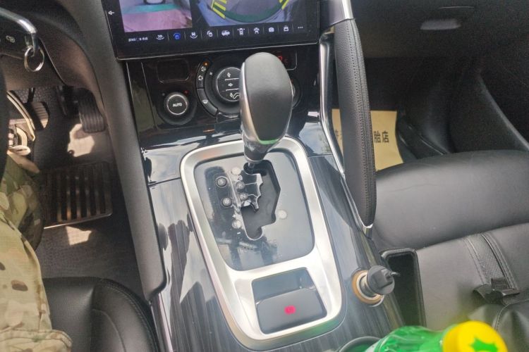 Used Peugeot 3008 2014 1.6THP Automatic Enjoyment Edition Gear Lever