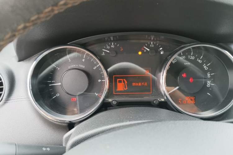 Used Peugeot 3008 2014 1.6THP Roland Garros Edition Instrument Cluster