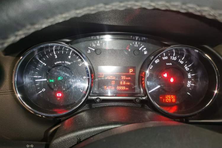 Used Peugeot 3008 2014 1.6THP Automatic Enjoyment Edition Instrument Cluster