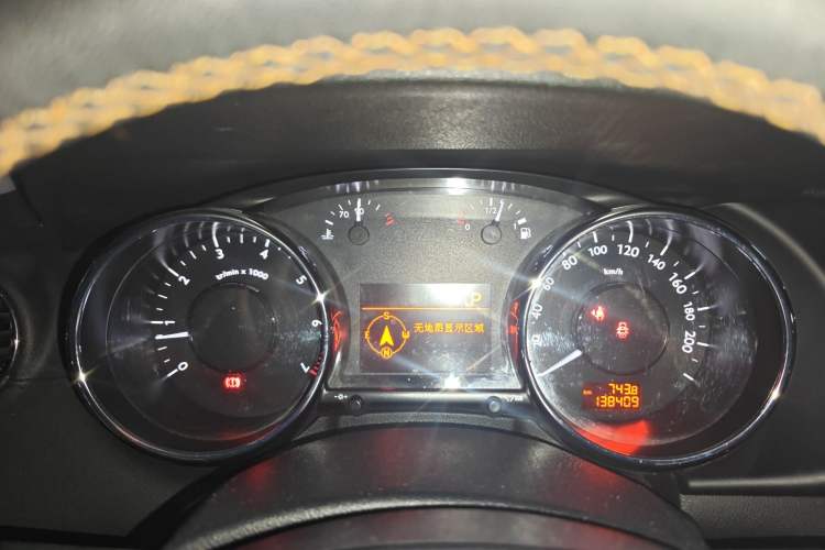 Used Peugeot 3008 2014 1.6THP Roland Garros Edition Instrument Cluster