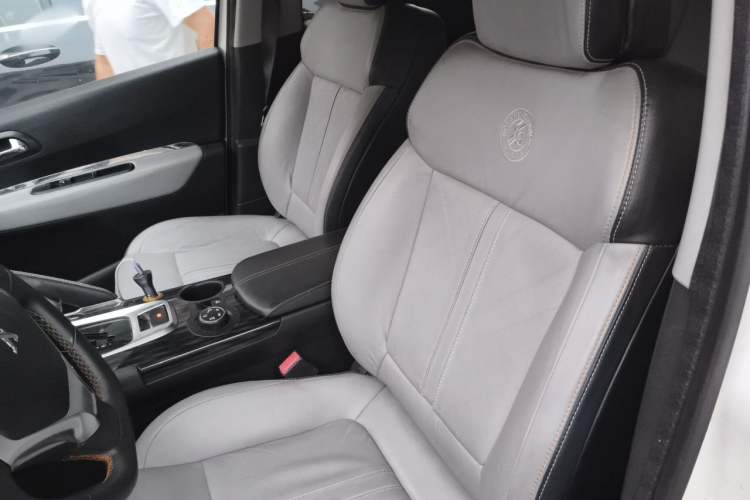 Used Peugeot 3008 2014 1.6THP Roland Garros Edition Left Front Seat