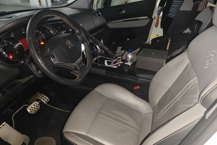 Used Peugeot 3008 2014 1.6THP Roland Garros Edition Left Front Seat